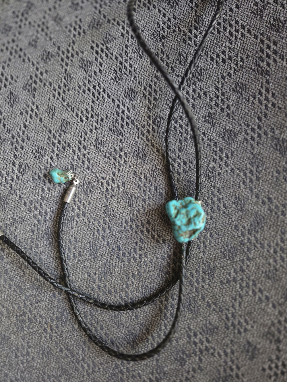 Vtg  KINGMAN Turquoise Rock Handmade Bolo Tie / Turquoise Tips  Braided Cord